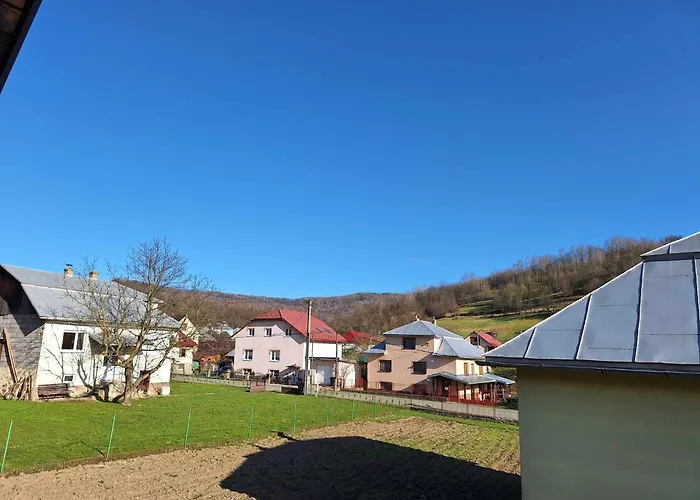 U Polovnika Nyaraló