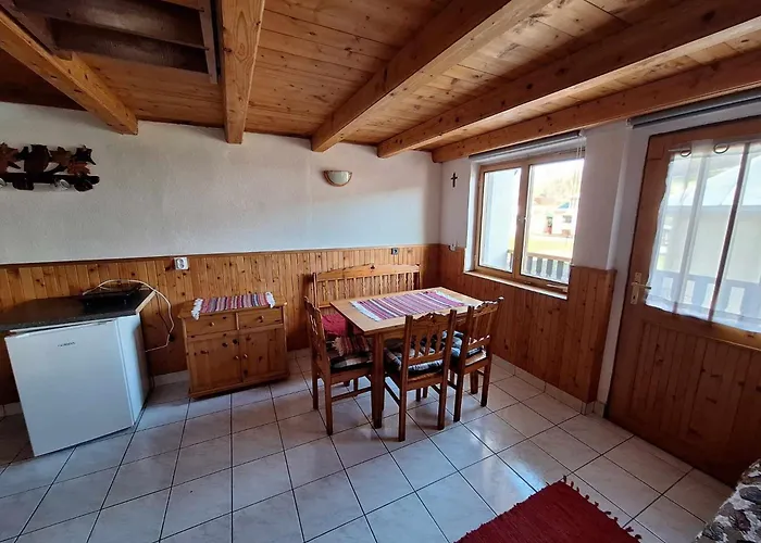 U Polovnika Nyaraló *